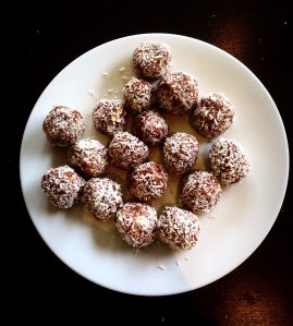 Chic Peanut Butter Protein Balls